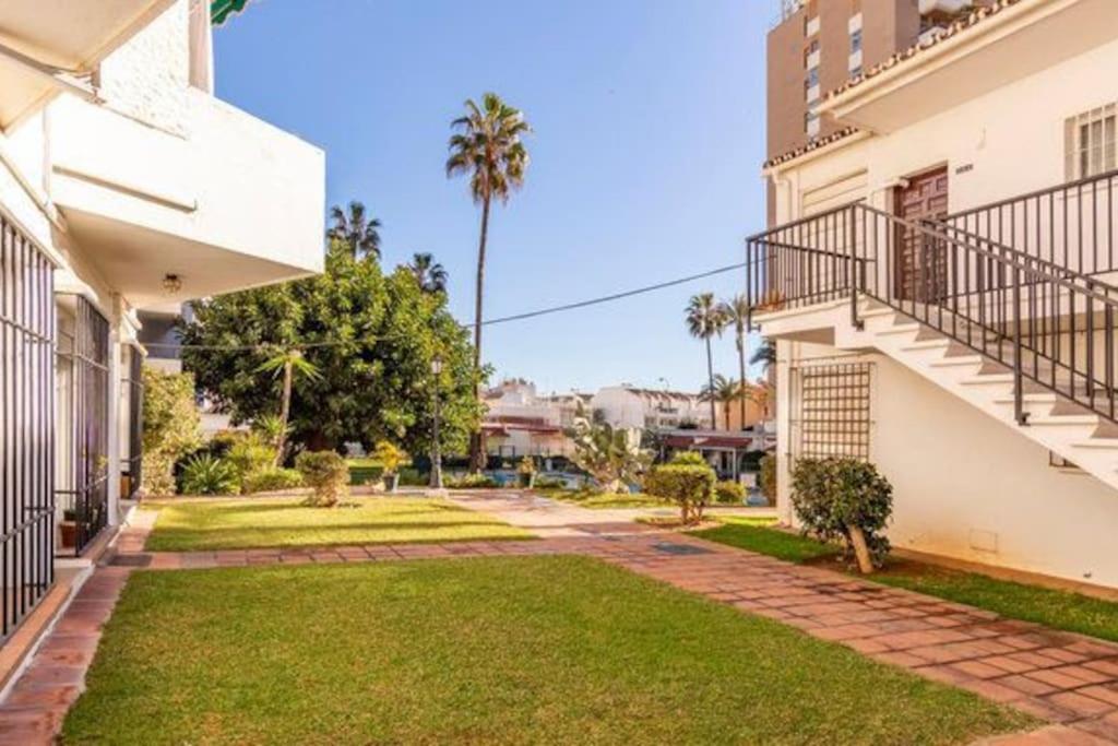 Playa Carihuela By Hdc Apartments Torremolinos Bagian luar foto