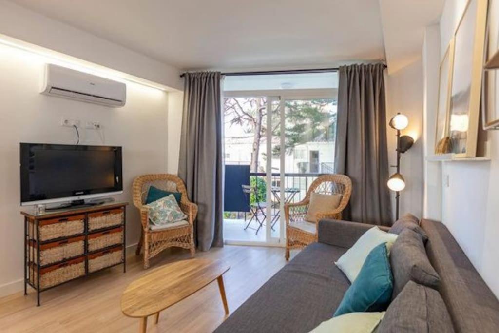 Playa Carihuela By Hdc Apartments Torremolinos Bagian luar foto