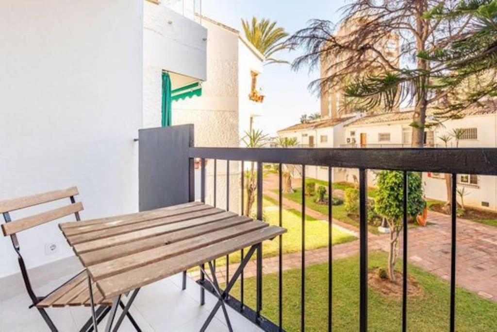 Playa Carihuela By Hdc Apartments Torremolinos Bagian luar foto
