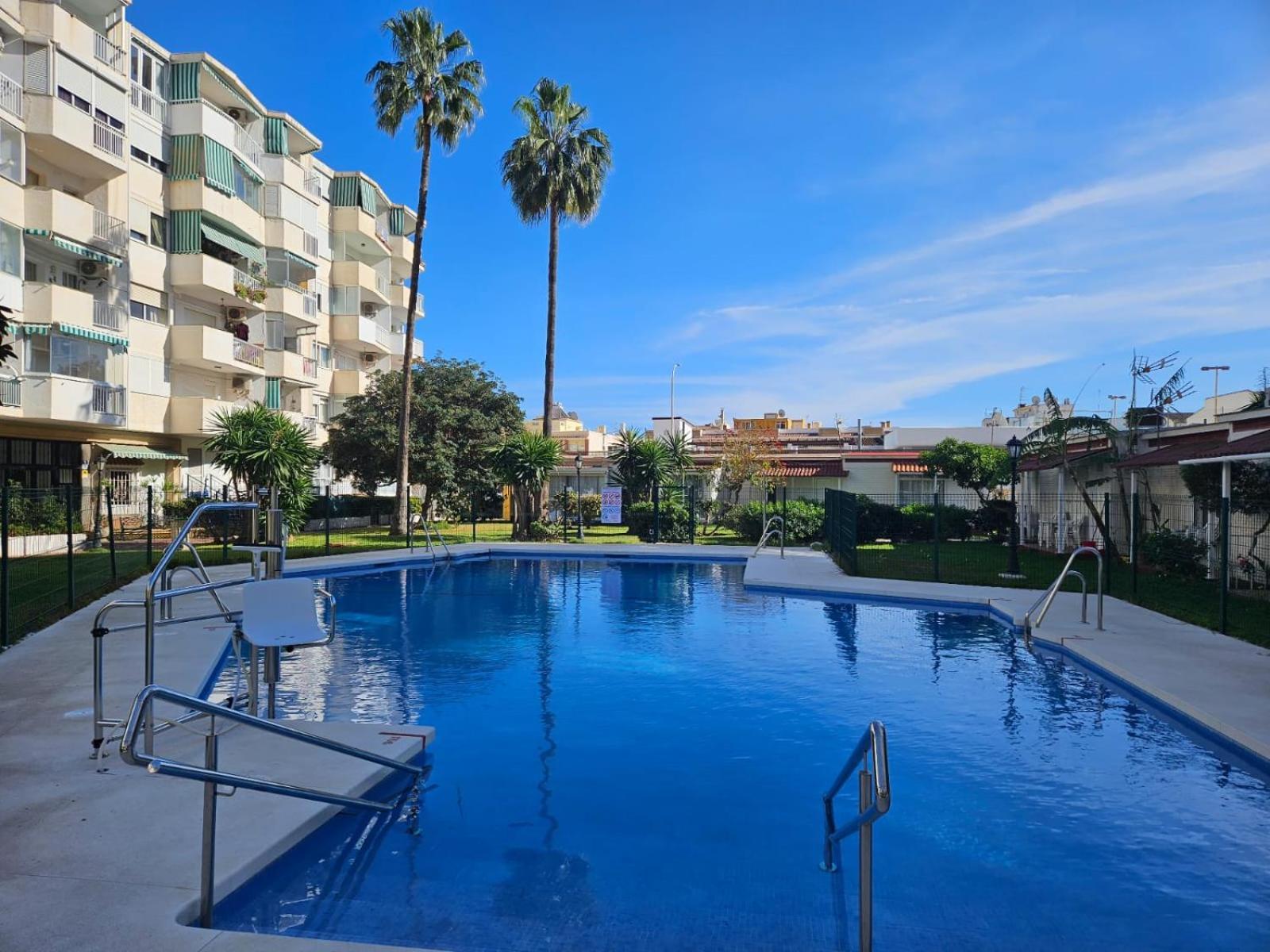 Playa Carihuela By Hdc Apartments Torremolinos Bagian luar foto